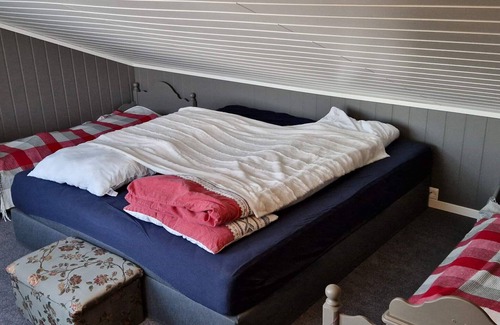 Kvaenangen House | 4 person holiday home in Sørstraumen
