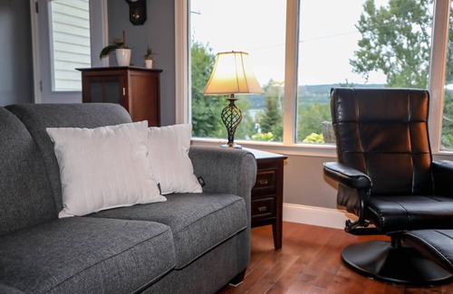Fredericton House | 4-room house with plenty of character
