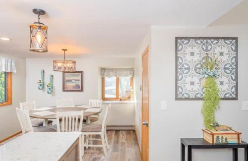 Waupaca House | 4 Seasons Lakehouse Luxury