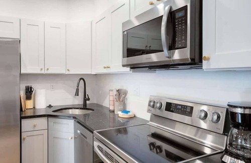 West Poplar Apartment | 4. Showa Era Charm In Historic Fishtown