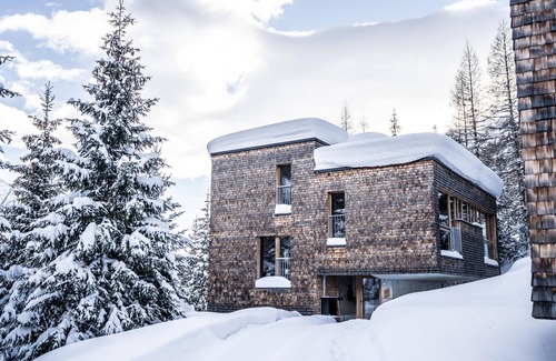 Großdorf Ski Chalet | 4-star apartment directly at the piste