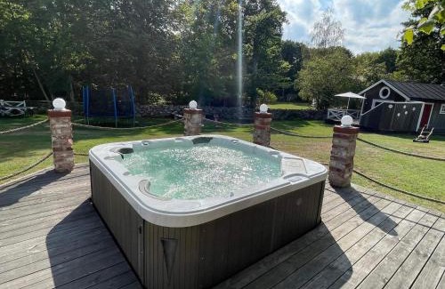 Drottningskar House | 4 star holiday home in Drottningskär