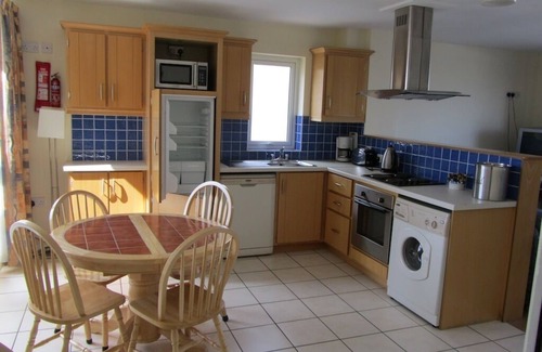 Galway Apartment | 4-Star Holiday Home Seaside Location on Galway Bay Near City