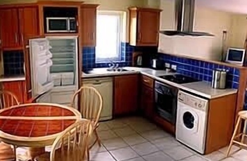 Galway Apartment | 4-Star Holiday Home Seaside Location on Galway Bay Near City