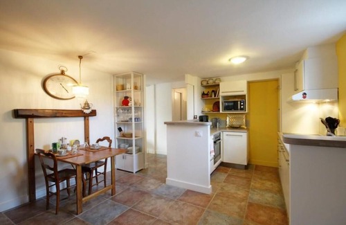 Arradon House | 4-star house with patio and garden