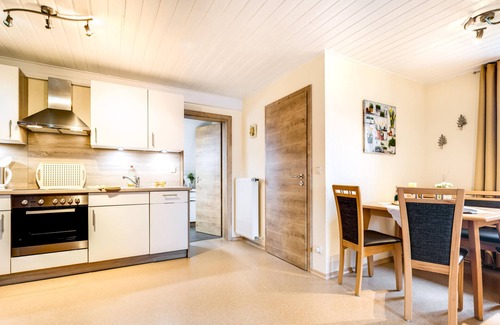 Burglengenfeld Apartment | 4-star vacation apartment Abendrot (75 m2) with small balcony and sunbathing lawn with outdoor seating area