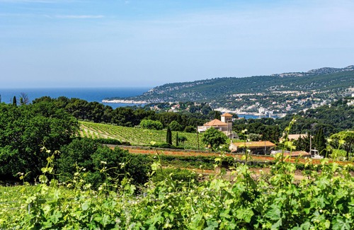 Cassis Villa | 4-Star Villa in Cassis – Private Pool, Sea, Vineyard Panoramic View & Calanques