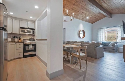 Zermatt Villa | 4-Star Zermatt Resort 2B2B Villa- Newly Remodeled!