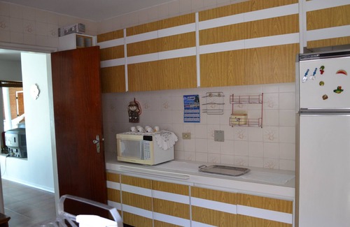 Jardim Virginia House | 4 SUITES, AIR COND TV, INTERNET, SWIMMING POOL, 150 METERS FROM THE BEACH! We accept pets!