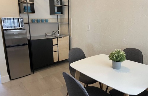 Bay Esplanade Apartment | 4 · Surf n Sand Studio Apartment by the Water 4
