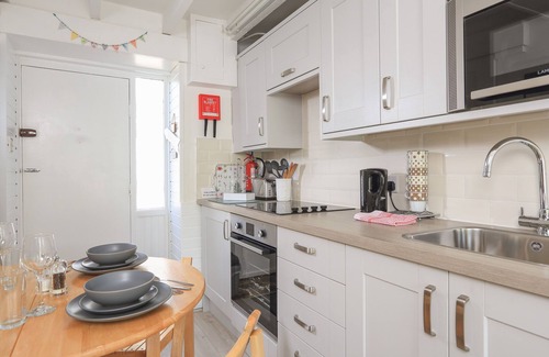 Hope-Cove Cottage | 4 THORNLEA MEWS, pet friendly, country holiday cottage in Hope Cove