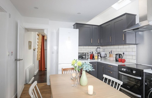 Bethesda Cottage | 4 TY PERSON, family friendly, country holiday cottage in Bethesda