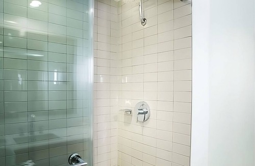 Brush - Stewarts Hotel | 4 Units Close to Daytona Beach, Pet-friendly, Onsite Swimming Pool!