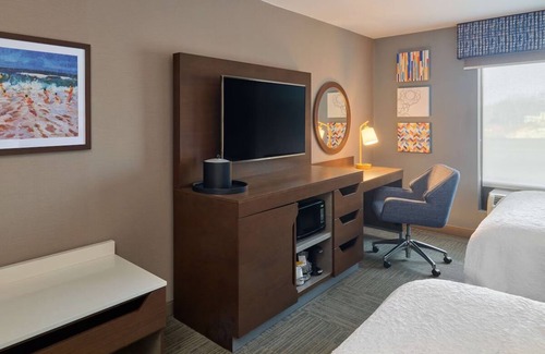 Smithfield Hotel | 4 Units | Smithfield Haven: Ideal for Travelers Seeking Comfort & Style