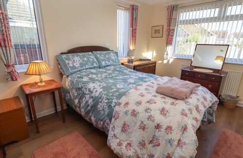 Blacon Cottage | 4 VENABLES ROAD, romantic, character holiday cottage in Blacon