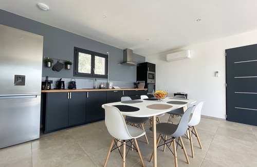 Brujas Villa | 4* villa with 2 bedrooms, air conditioning and private pool