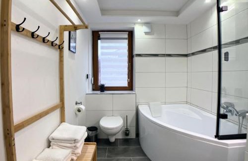 Gramsham Apartment | 4 Zimmer Wohnung, 6 Bed, Küche, Waschmaschine, Wlan, Garden, free Parking