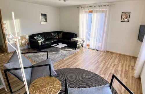 Gramsham Apartment | 4 Zimmer Wohnung, 6 Bed, Küche, Waschmaschine, Wlan, Garden, free Parking