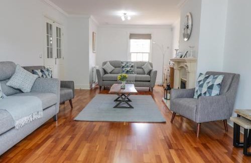 Kelso House | 40 Bowmont Court