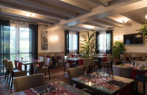 Chataigneraie Cantalienne Hotel | 40 m² Hotel ∙ 127 guests