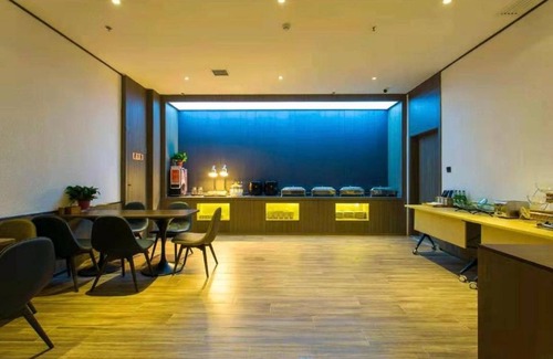 Weiyang Hotel | 40 m² Hotel ∙ 2 guests