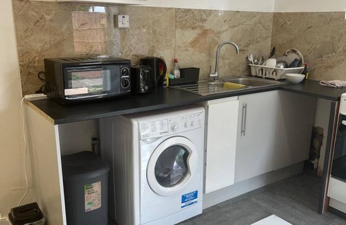 Clayhall Apartment | 40 m² Studio flat ∙ 1 bedroom ∙ 3 guests