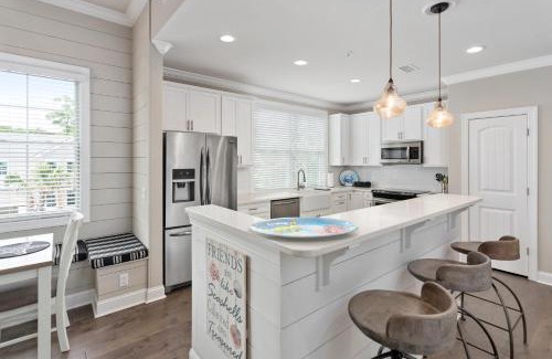 King City House | 400 Ocean Blvd. #1200