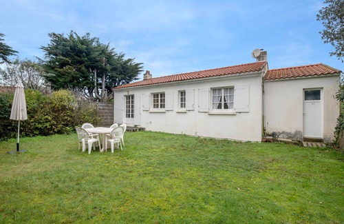Prefailles Ski Chalet | 400m from the beach, Pointe St Gildas, house for 6