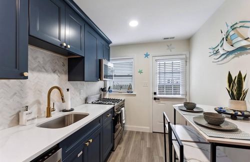 North Wildwood Condo | 403 E 15th Ave, Unit 3