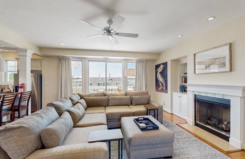 Sandbridge House | 403 m² House ∙ 8 bedrooms ∙ 22 guests