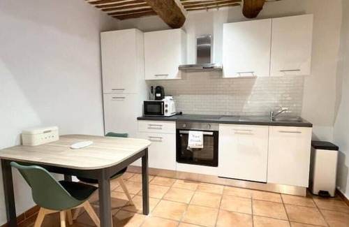 Cornillon-Confoux Apartment | 40m2 studio in the heart of the typical Provençal village