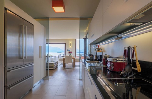 Cerro House | 4½-room semi-detached house with pool and air conditioning
