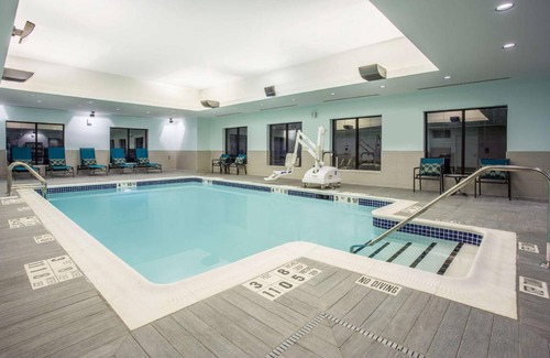 Northeast Yonkers Hotel | 41 m² Hotel ∙ 10 guests