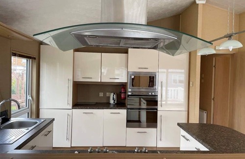 Pevensey Ski Chalet | 41 Woodland Walk Pevensey Bay Holiday Park