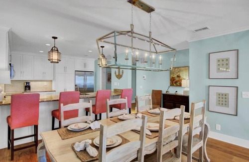 Isle of Palms Apartment | 415 Seascape by AvantStay | Beachfront Condo w/Communal Pool Access
