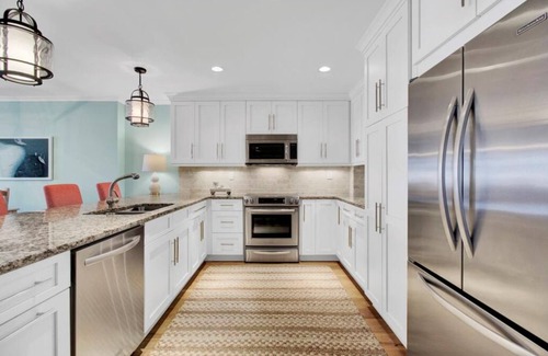 Isle of Palms Apartment | 415 Seascape by AvantStay | Beachfront Condo w/Communal Pool Access