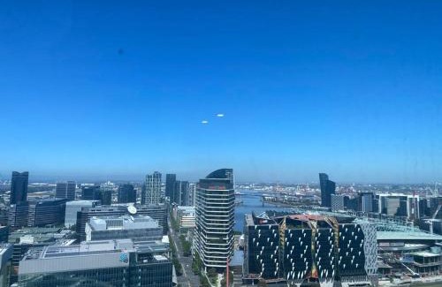 Melbourne Central Business District Apartment | 41st Floor! Premier 2B2B SkyStay@Southern Cross