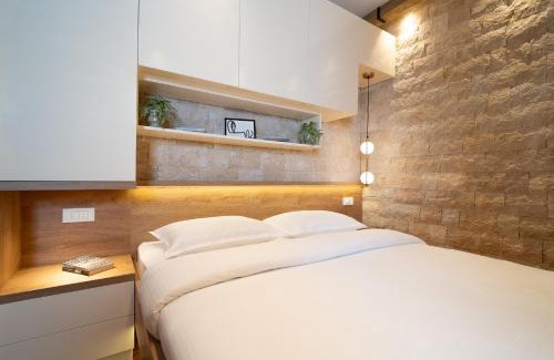 Tomicici Apartment | 42° North Apartments