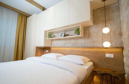 Tomicici Apartment | 42° North Apartments