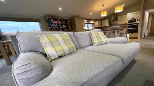 Pevensey Ski Chalet | 42 Woodland Walk Pevensey Bay Holiday Park sleeps 6