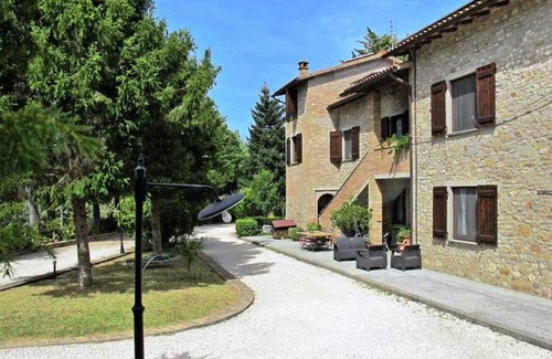 Ramazzano Villa | 420 m² Villa ∙ 8 bedrooms ∙ 30 guests