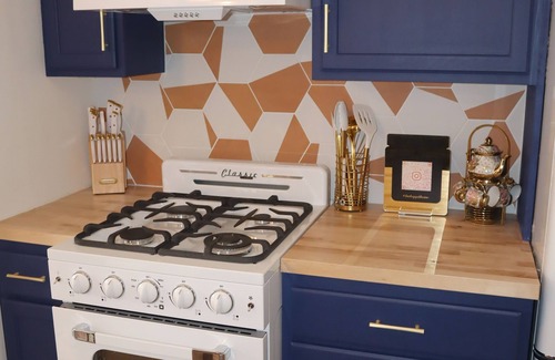 Country Club Hills Condo | 420 zen environment surrounded by boho chic decor~Luv Happii House.