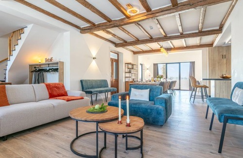 Turnhout House | 423 m² House ∙ 6 bedrooms ∙ 20 guests