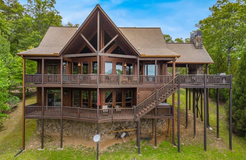 Mineral Bluff Cabin | 429 m² Cabin ∙ 4 bedrooms ∙ 10 guests