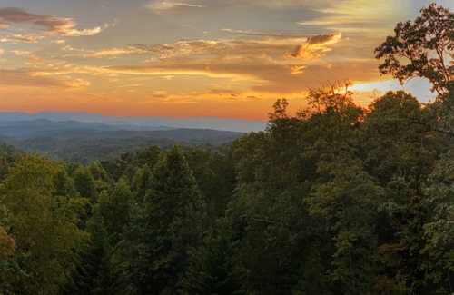 Mineral Bluff Cabin | 429 m² Cabin ∙ 4 bedrooms ∙ 10 guests