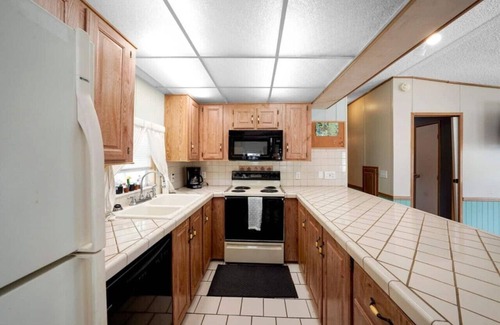 River Ranch House | 429c) Chic decor with tons of amenities!