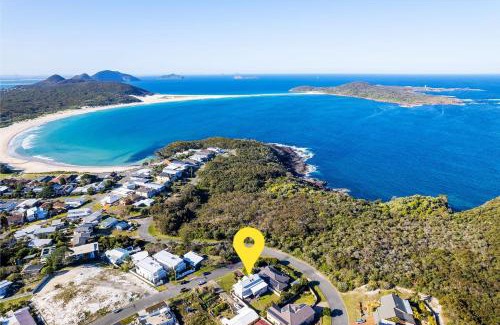 Fingal Bay House | 43 Squire Street Fingal Bay