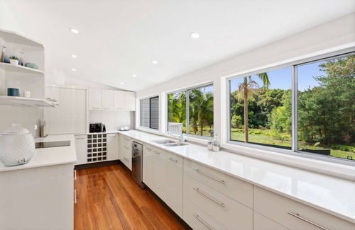 Martinsville House | 442 Martinsville Rd · Villa Nessa - Fri Check in 10am Sun check out 6pm