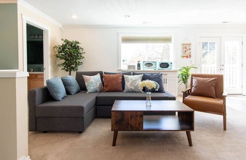 Tukwila House | 4429 Entire NEW · Gorgeous 6b3b house near airport & Seattle