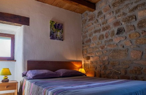 Pied-de-Borne House | 45 m² Gîte ∙ 1 bedroom ∙ 2 guests